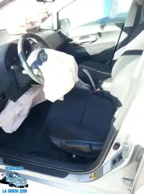 Veículo de Sucata toyota auris luna do ano 2008 alimentado 1zrfe