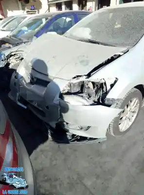 Veículo de Sucata toyota auris luna do ano 2008 alimentado 1zrfe