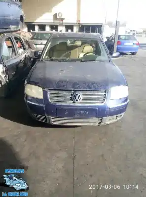 Sloopvoertuig volkswagen passat berlina (3b3) 2.8 v6 30v van het jaar 2003 aangedreven 
