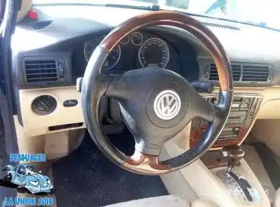 Sloopvoertuig volkswagen passat berlina (3b3) 2.8 v6 30v van het jaar 2003 aangedreven 