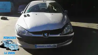 Veículo de Sucata peugeot 206 berlina xs do ano 2005 alimentado 