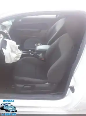 Veículo de Sucata ford focus berlina (cap) ambiente (d) do ano 2007 alimentado kkda