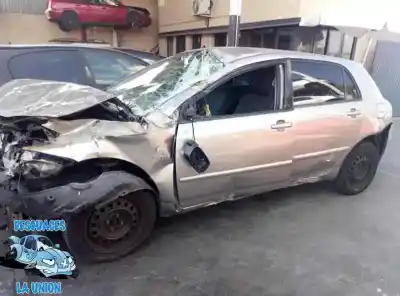 Veículo de Sucata toyota corolla (e12) 2.0 d-4d sol berlina do ano 2003 alimentado 