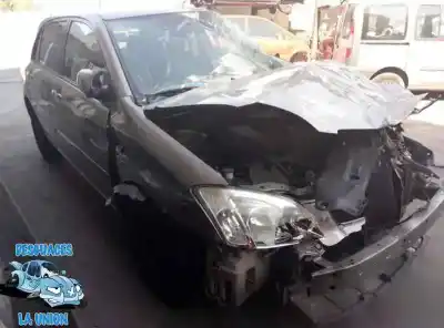 Veículo de Sucata toyota corolla (e12) 2.0 d-4d sol berlina do ano 2003 alimentado 