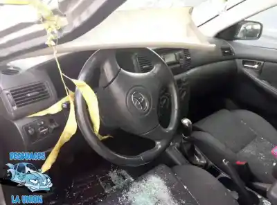 Veículo de Sucata toyota corolla (e12) 2.0 d-4d sol berlina do ano 2003 alimentado 