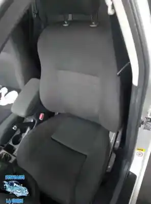 Veículo de Sucata toyota corolla (e12) 1.6 16v do ano 2004 alimentado 3zzfe