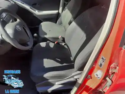 Veículo de Sucata toyota yaris live do ano 2009 alimentado 1krfe