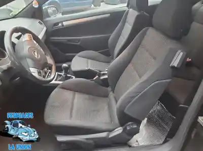 Здавання транспортного засобу OPEL ASTRA GTC 1.6 16V року 2006 потужний 