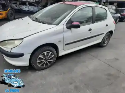 Veículo de Sucata peugeot 206 berlina xs do ano 2001 alimentado kfw