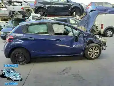 Veículo de Sucata peugeot 208 style do ano 2013 alimentado hm01