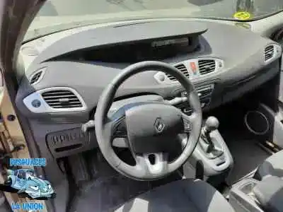 Scrapping Vehicle renault scénic iii (jz0/1_) 1.5 dci of the year 2001 powered 