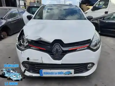 Sloopvoertuig RENAULT CLIO IV Limited van het jaar 2014 aangedreven H4B A4