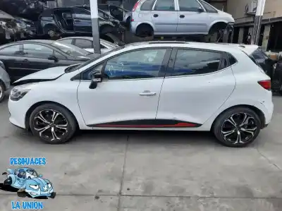 Sloopvoertuig renault clio iv limited van het jaar 2014 aangedreven h4b a4