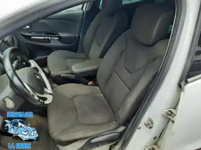 Sloopvoertuig renault clio iv limited van het jaar 2014 aangedreven h4b a4