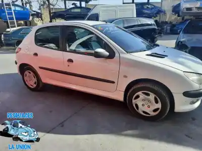 Veículo de Sucata peugeot 206 berlina x-line do ano 2002 alimentado wjy