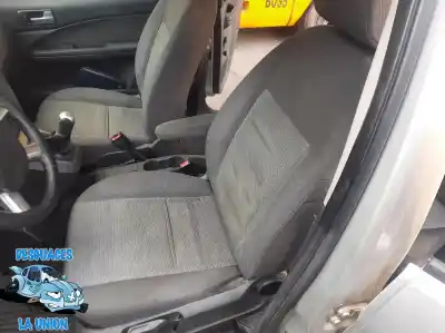 Здавання транспортного засобу ford focus c-max (cap) ambiente (d) року 2003 потужний g8da