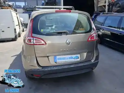 Verschrottungsfahrzeug RENAULT SCENIC III  des Jahres 2011 angetrieben 