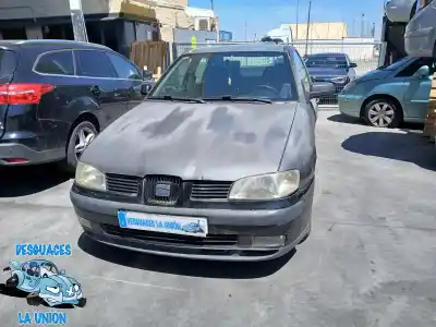 Verschrottungsfahrzeug SEAT CORDOBA BERLINA (6K2)  des Jahres 2001 angetrieben 