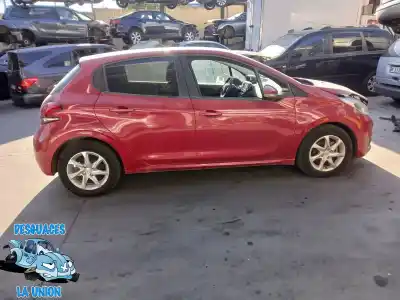 Veículo de Sucata peugeot 208 style do ano 2015 alimentado hm01