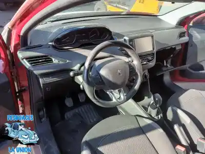 Veículo de Sucata peugeot 208 style do ano 2015 alimentado hm01