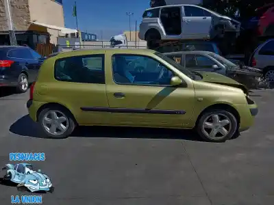 Здавання транспортного засобу renault clio ii fase i (b/cbo) 1.4 16v tech-run 98 cv / 72 kw року 2003 потужний 