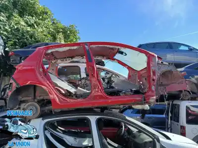 Veicolo di demolizione TOYOTA YARIS  dell'anno 2019 alimentato 1NZ