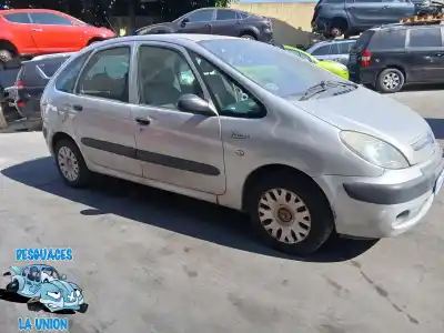 Veicolo di demolizione CITROEN XSARA PICASSO  dell'anno 2008 alimentato 9HX