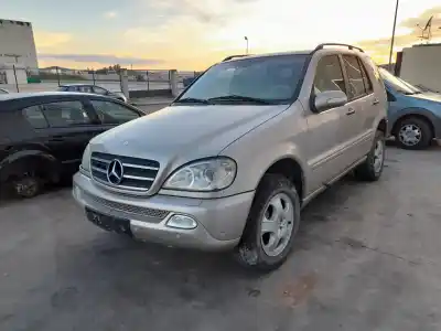 Vehículo de desguace MERCEDES CLASE M (W163)  del año 2003 con motor M113942