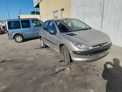 Verschrottungsfahrzeug PEUGEOT 206  des Jahres 2004 angetrieben 8HX
