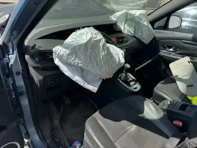 Veículo de Sucata renault scénic iii (jz0/1_) 1.6 dci (jz00, jz12) do ano 2011 alimentado r9m402