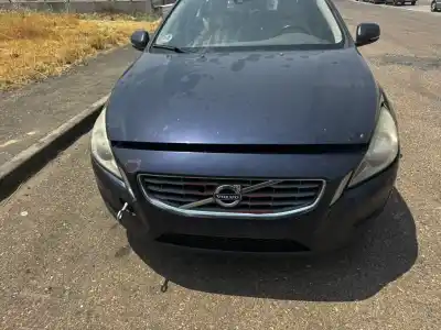 Verschrottungsfahrzeug VOLVO V60 FAMILIAR  des Jahres 2011 angetrieben D5204T2