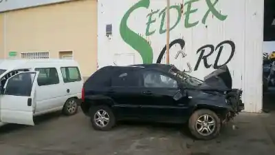 Veicolo di demolizione KIA SPORTAGE (KM)  dell'anno 2006 alimentato D4EA