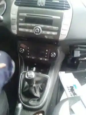 Veicolo di demolizione fiat bravo (198) 1.6 16v active multijet (77kw) dell'anno 2014 alimentato 844a3000