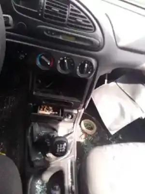 Veículo de Sucata ford mondeo familiar (gd) ghia do ano 1999 alimentado rfn