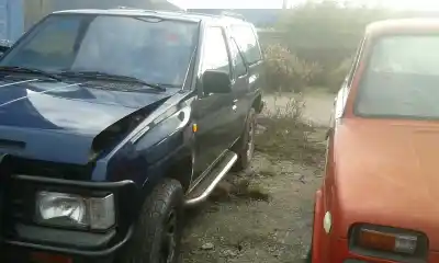 Véhicule à la ferraille nissan terrano (wd21) 2.4i de l'année 1989 alimenté otto con cata.