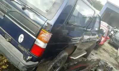 Véhicule à la ferraille nissan terrano (wd21) 2.4i de l'année 1989 alimenté otto con cata.
