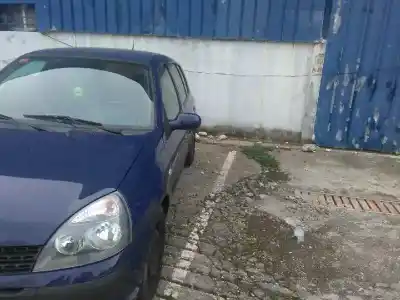 Здавання транспортного засобу RENAULT CLIO II FASE II (B/CB0) Authentique року 2015 потужний K9K A7
