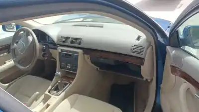 Veículo de Sucata audi a4 berlina (8e) 1.9 tdi do ano 2002 alimentado awx