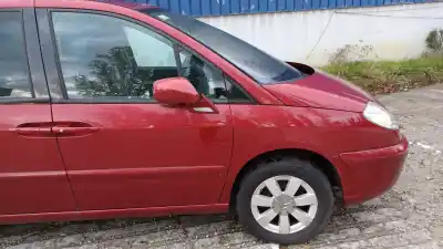Véhicule à la ferraille citroen c8 2.2 hdi exclusive de l'année 2004 alimenté 4hw
