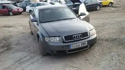 Veículo de Sucata AUDI A4 BERLINA (8E) 2.5 TDI (114kW) do ano 2002 alimentado AYM