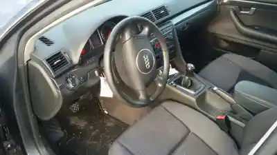 Veicolo di demolizione audi a4 berlina (8e) 2.5 tdi (114kw) dell'anno 2002 alimentato aym