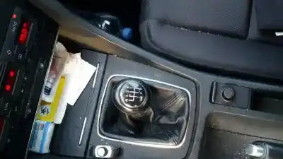 Veicolo di demolizione audi a4 berlina (8e) 2.5 tdi (114kw) dell'anno 2002 alimentato aym