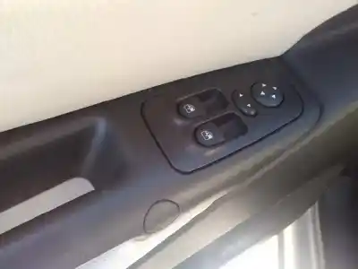 Veículo de Sucata lancia ypsilon (101) 1.4 16v platino do ano 2007 alimentado 843a1000