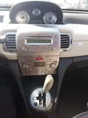 Veículo de Sucata lancia ypsilon (101) 1.4 16v platino do ano 2007 alimentado 843a1000