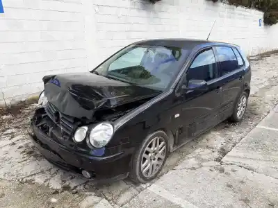 Veicolo di demolizione VOLKSWAGEN POLO (9N1) Highline dell'anno 2001 alimentato ATD