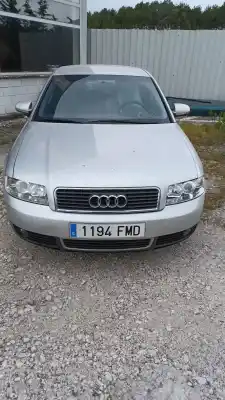 Veículo de Sucata AUDI A4 BERLINA (8E) 2.0 20V CAT (ALT) do ano 2001 alimentado ALT
