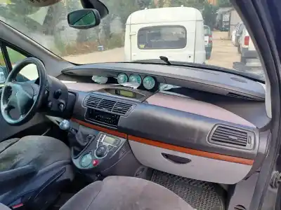 Scrapping Vehicle citroen c8 2.2 hdi fap cat (4hw) of the year 2006 powered 4hw