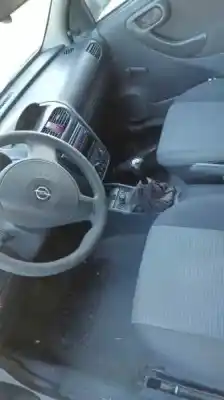Veicolo di demolizione opel corsa c corsa c dell'anno 2003 alimentato z13dt