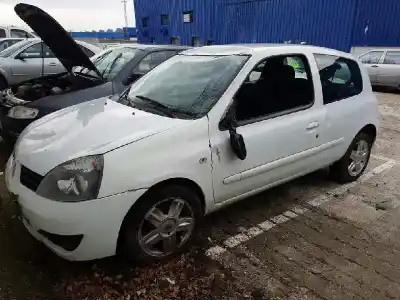 Здавання транспортного засобу RENAULT CLIO II FASE II (B/CB0) Authentique року 2008 потужний D4F G7