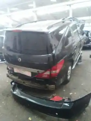 Sloopvoertuig ssangyong rodius xdi van het jaar 2006 aangedreven d27dt